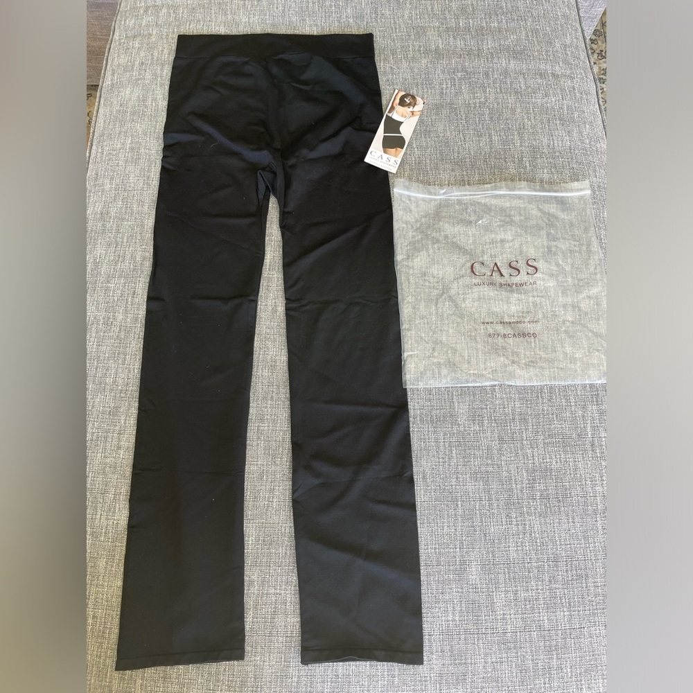 Cass Luxury Shapewear Shapping Bottoms. Size 2X